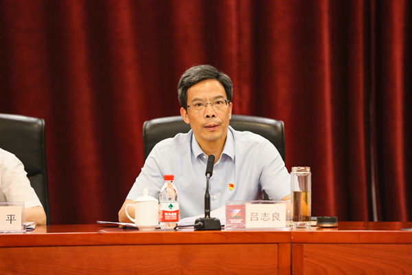 省國資委黨委副書記、副主任呂志良出席會議并講話。 顧明杰 攝.jpg